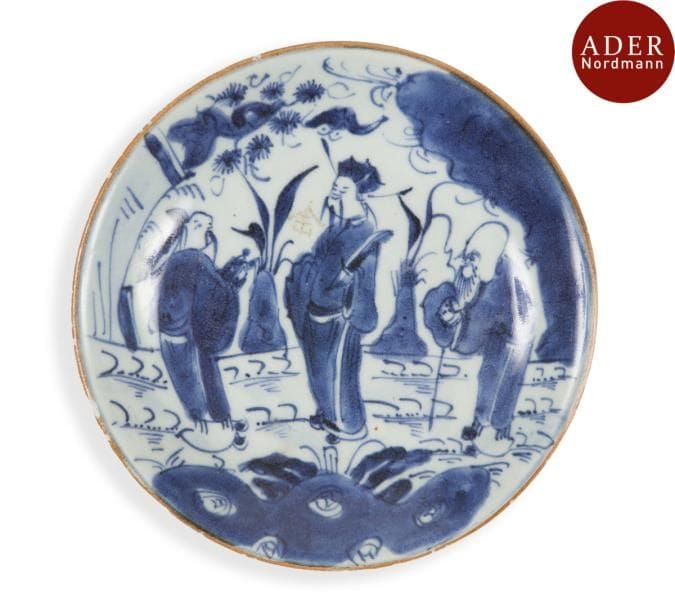 VIETNAM - XIXe siècle
Coupe en porcelaine décorée en bleu sous couverte des Trois Dieux Étoiles (Fu Lu Shou Xing). (Égrenures, éclats).
Diamètre : 15,3 cm