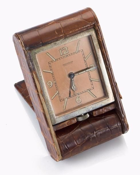 JAEGER-LeCOULTRE
Réveil de voyage 8 jours. Années 30-40.
étui usagé. À réviser.