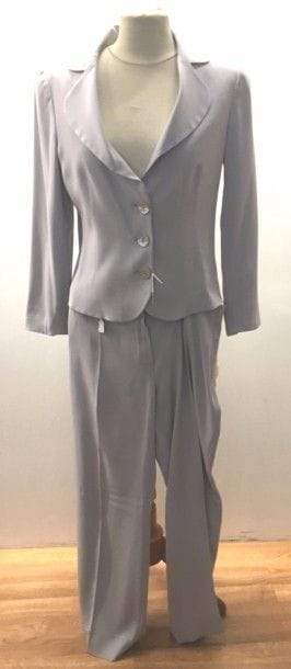 EMPORIO ARMANI
Ensemble femme veste et pantalon gris perle