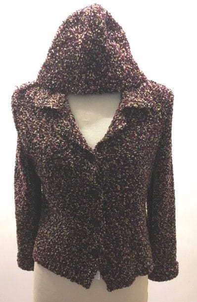AMINA RUBINACCI
Veste de femme et chapeau en laine tricotée violet, jaune et noir