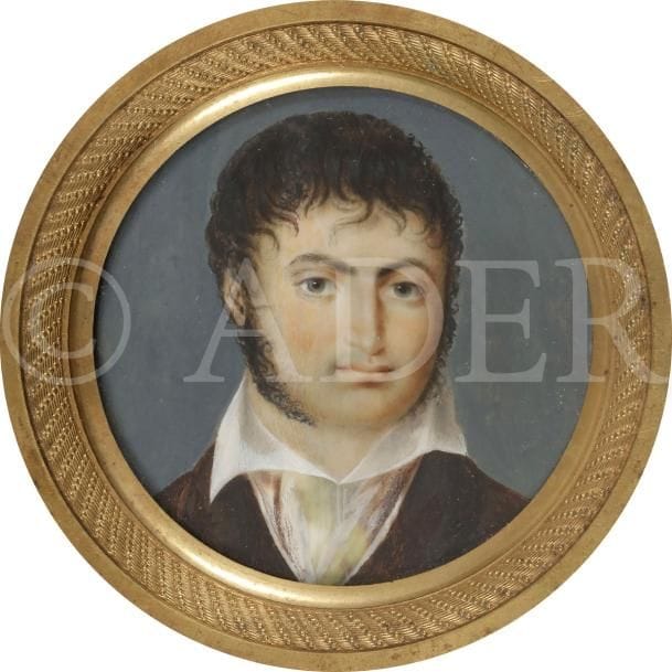 Portrait d’Homme, un artiste ?, en chemise blanche à large col et costume marron
Miniature sur ivoire, début du XIXe siècle
diam. 9 cm ; cadre en bronze doré, diam. 11,4 cm
(Restaurations)