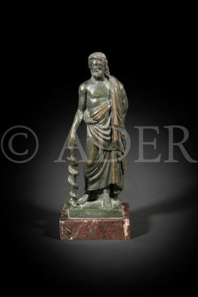 Esculape en bronze à patine verte.
Italie, XVIII/XIXe siècle
Hauteur : 16 cm
Soclé