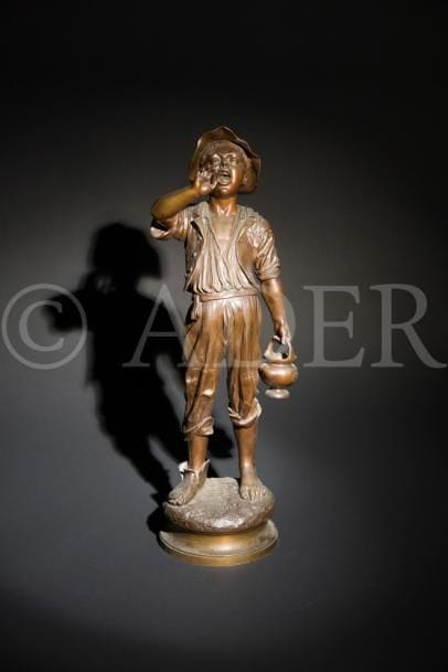Figure en bronze patiné représentant le Porteur d’eau d’après Paul Dubois ; signé.
Fin du XIXe siècle.
H : 70 cm