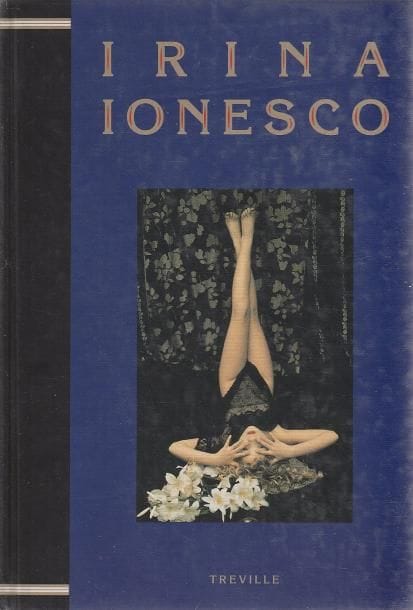 Ionesco, Irina (1935)
Irina Ionesco.

Tréville, 1991.

In-8 (30 x 13 cm). Édition originale japonaise, signée par Irina Ionesco. Cartonnage illustré d'éditeur.
