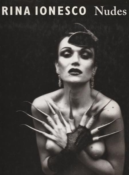 Ionesco, Irina (1935)
Nudes.

Stemmle, 1996.

In-4 (31 x 24 cm). Édition originale, signée par Irina Ionesco. Relié avec jaquette.