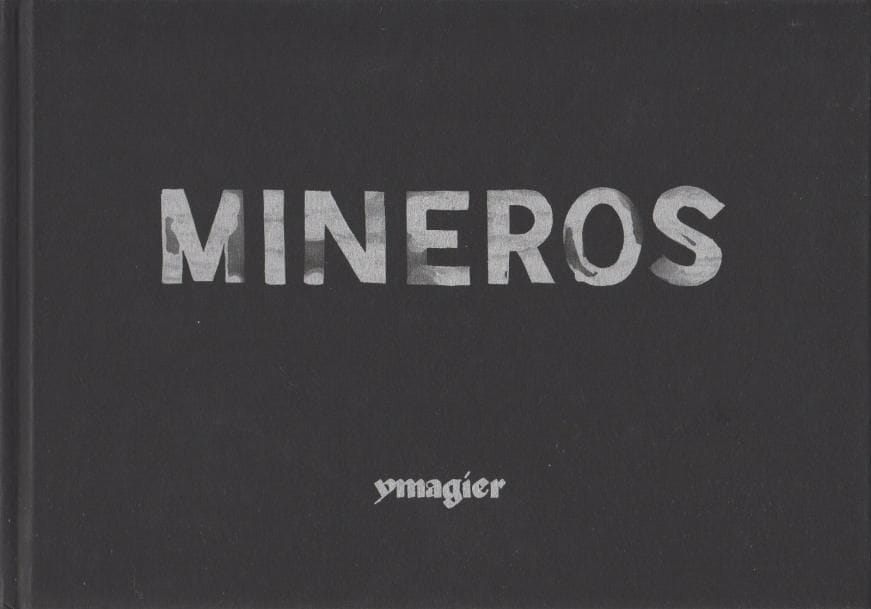 VENANCE, LOÏC (1975)
Mineros.

Ymagier, 2010.

In-8 oblong (18 x 25 cm). Édition originale de tête, tirée à 35 exemplaires, accompagné d'un tirage original numéroté signé par le photographe.