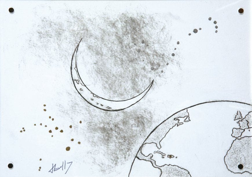 Josiane GEFFROY (Née en 1943)
Lune 2010.01.12 Dessin au fusain, pastel, pierre noire, encre or et argent sur papier blanc à grain. Signé en bas à gauche. Encadré. 21 x 30 cm