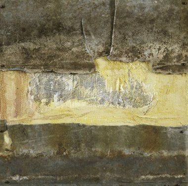 Patricia CAROFF (Née en 1953)
Sans titre Acrylique sur zinc, gaze et toile. Signée en bas à droite et au dos. 30 x 30 cm