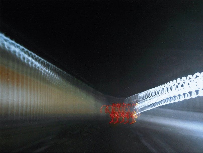Dimitri FAGBOHOUN (Né en 1972)
Vroum, 2005 Photographie en couleur numérotée 1/5. Signée et titrée. Encadrée. 30 x 40 cm Série «road movie»