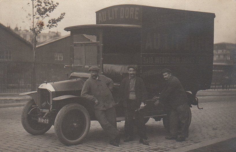 PARIS : carte photo du camion de livraison «au lit doré» avenue Jean Jaurès ( 75019 ) N - TBE
