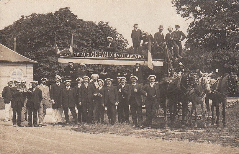 HAUTS-DE-SEINE : CLAMART carte photo de la Poste aux chevaux N - BE ( un trou de punaise )