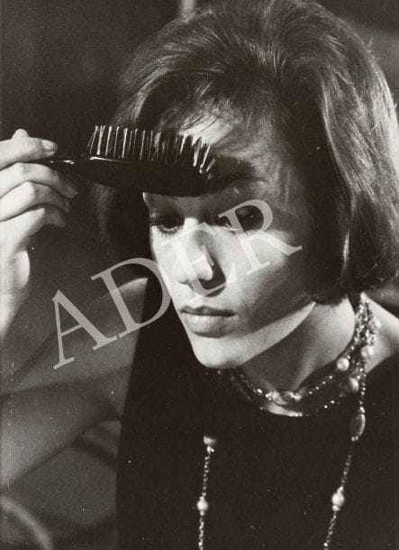 Smog, 1962. De Franco Rossi, avec Enrico Maria Salerno, Annie Girardot et Renato Salvatori. 11 épreuves argentiques d'époque. Tampon de presse aux versos. 24 x 18 cm.