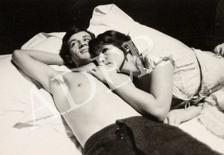 Pierluigi Praturlon (1924-1999)La Viaccia (Le mauvais chemin), 1960. De Mauro Bolognini, avec Jean-Paul Belmondo et Claudia Cardinale. Six épreuves argentiques d'époque. Tampon Pierluigi aux versos. 30 x 22 cm.
