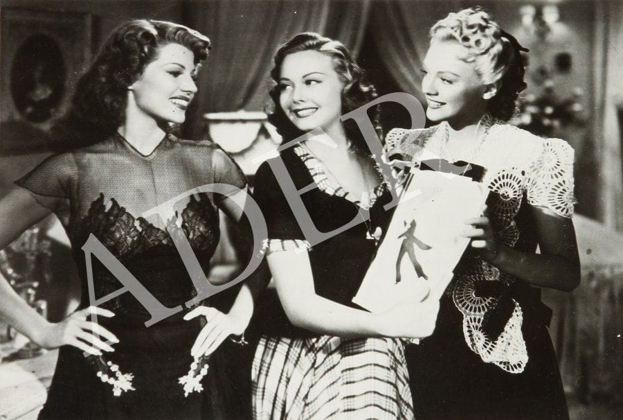 You were never lovelier (O toi ma charmante!), 1942. De William A. Seiter, avec Rita Hayworth. Trois épreuves d'exploitation d'époque. 20,5 x 25,5 cm.