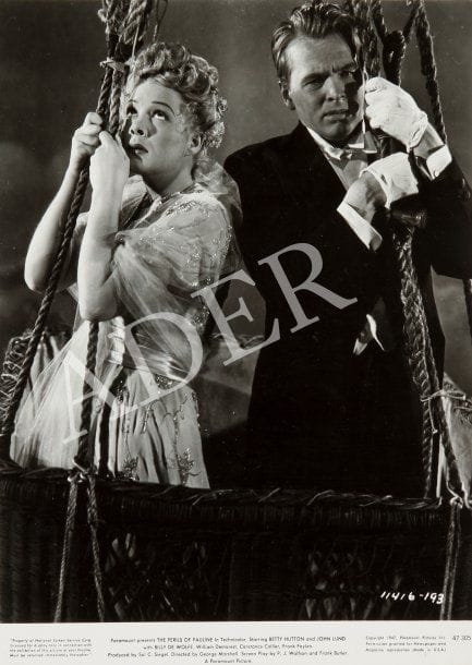 The perils of Pauline, 1947. De George Marshall, avec Betty Hutton et John Lund. 10 épreuves d'exploitation d'époque. 25,5 x 20,5 cm.
