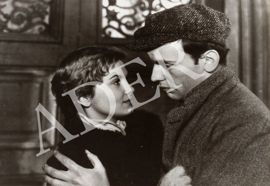 La loi des rues, 1956. De Ralph Habib, avec Jean-Louis Trintignant, Raymond Pellegrin, Fernand Ledoux et Jean Caven. Cinq épreuves argentiques d'époque. Tampon du film aux versos. 17 x 23 cm. On joint six contretypes d'époque. 18 x 24 cm.