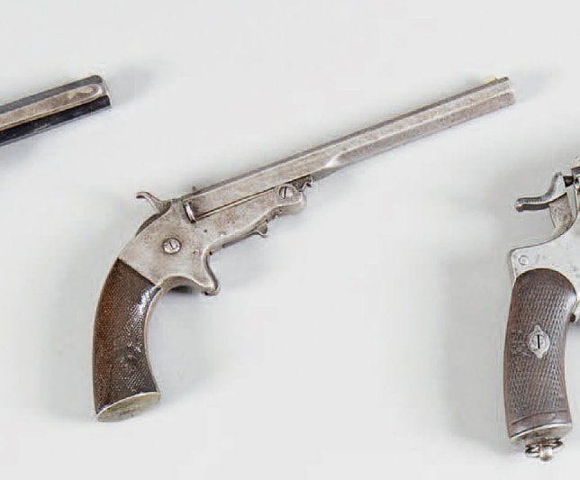 Pistolet de tir Tranter Patent, un coup, calibre 32 annulaire. Canon à pans marqué « J. Mac Naughton Edimburgh ». Détente épéron. Plaquettes de crosse quadrillées. A.B.E. Vers 1860-1870