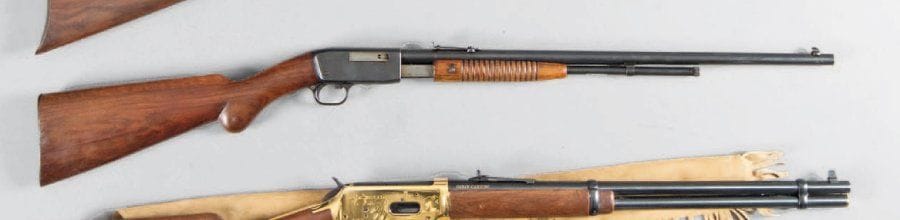 Carabine Browning's démontable, calibre 22L, à magasin court. Canon rond. Crosse pistolet en noyer. Dans son bronzage. 5e catégorie à déclarer