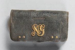 Boite cartouchière en cuir brun de l'US National Guard. Motif en laiton découpé. B.E. 1870-1880