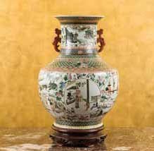 CHINE. XVIIIe siècle
Présentoir ovale en porcelaine blanche décorée en bleu sous couverte de fleurs et feuillages. 38,5 x 33 cm