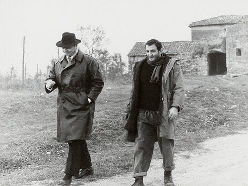 Le roi des truands, 1961. De Duilio Coletti, avec Lino Ventura, Ernest Borgnine, Yvonne Santon et Keenan Wynn. Sept épreuves argentiques d'époque par Elio Sorci et divers. Tampons aux versos. Formats : 24 x 18 et 20 x 25,5 cm.