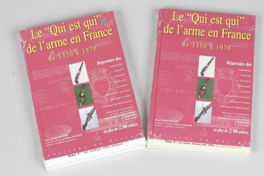 JARLIER-BUIGNE, Le qui est qui de l’arme en France, Éditions du Portail, 2001. 
Le qui est qui de l’arme en France, Éditions du Portail, 2001. 
Deux exemplaires de cet ouvrage de référence, tomes 1 et 2. 
Sous blister. 
T.B.E. 