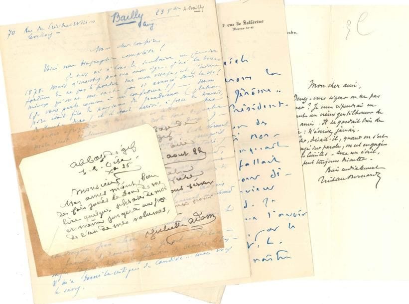 LITTÉRATURE. 73 lettres ou pièces, la plupart L.A.S. adressées au critique et journaliste Léon Treich.
   Juliette Adam, Auguste Bailly, Gérard Bauër (et ms), Maurice Bedel, Tristan Bernard (8), André Berry (3), Louis Bertrand, Jacques Chardonne, Alphonse de Châteaubriant, Georges Courteline, Lucie Delarue-Mardrus, Joseph Delteil (3 plus plaquette), Maurice Donnay (7), Luc Durtain (3), Franc-Nohain (4), Maurice Genevoix, Paul Géraldy, Fernand Gregh, Paul Guth, Myriam Harry, Émile Henriot, Joseph Kessel (3), Jean de La Varende, Abel Lefranc, Ferdinand Lop, Maurice Magre, Louis Martin-Chauffier (longue lettre autobiographique), André Maurois, Henry de Montherlant (2), Paul Morand (2), Ernest Pérochon, Raymond Queneau (2), Jules Romains, J.H. Rosny aîné (et une lettre ouverte sur l’Académie Goncourt), André Rouveyre, Willy. Plus un fac-similé de Jean Cocteau.
