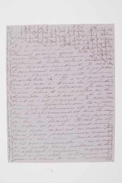 Liane de POUGY (1873-1950). L.A.S. « Ta Liane », [Roscoff 16 novembre 1927], à son amie Jenny Chollet ; 2 pages in-4, enveloppe. 
  Belle lettre de confidences, sur l’horreur de sa vie avec son mari le Prince Ghika. Elle vient de passer « de pénibles moments avec moi-même », à cause d’une affreuse tempête « qui nous a terriblement secoués tous. Cela a secoué mon être douloureux, et l’être infâme de Gilles [le Prince Ghika]. Je vois mon dévouement stérile, il n’y a plus rien à faire dans cette odieuse mentalité là »...Tout n’étant pour elle que « déchirure et souffrance sur le déchirement », elle veut le quitter : « Je voudrais me séparer de lui en beauté. Il dit qu’il m’aime et ne peut vivre sans moi, mais est-ce vivre ? Je ne puis faire prononcer mon divorce à son insu [...] j’en ai assez de ces nobles sans noblesse, de tout cet attirail d’infâmies, méprisant tout ce qui élève, rehausse, et adoucit dans la vie. Évidemment je serai seule – mais la solitude n’est-elle pas préférable à cette union gangrenée ? »...