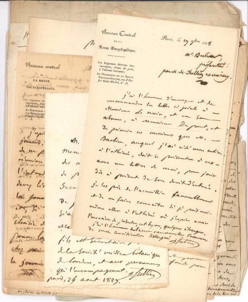 Marc-Antoine JULLIEN de Paris (1775-1848) homme politique et publiciste, ami de Robespierre, directeur de la Revue encyclopédique. 60 L.A.S., 1810-1847 ; 95 pages formats divers, la plupart à son chiffre ou à en-tête de la Revue encyclopédique, nombreuses adresses (qqs petits défauts).
  Bel ensemble sur son activité à la tête de la Revue encyclopédique, en faveur de sociétés savantes, de l’éducation et d’affaires de la presse.
  Paris 29 juillet 1810, aux administrateurs de l’Athénée, ne pouvant coopérer à leurs travaux : « je vais être employé à l’Armée d’Italie »… Vérone 25 mai 1812, à Pierre-François Tissot, envoi d’un diplôme de l’Académie Virgilienne de Mantoue, et félicitations sur ses succès littéraires et sa chaire du Collège de France « où j’ai entendu M. Delille […] respectable patriarche du Parnasse français »… Paris 12 avril 1823, au marquis de Barbé-Marbois, envoi d’un rapport au comité de la Société pour l’amélioration du régime des prisons d’Angleterre, et d’extraits de « notre Revue Encyclopédique, journal central de la civilisation »… 20 janvier 1826, à César Moreau, vice-consul de France à Londres, introduisant Delanglard, « inventeur du géorama, sphère colossale très utile pour l’étude des sciences géographiques, qu’il a établie avec succès à Paris, et qu’il désire transporter à Londres »… 18 novembre 1828, au conseil d’administration de l’Athénée royal de Paris, sur sa décision de céder son action dans l’Athénée, en rappelant ses services rendus : introduction de « plusieurs bons professeurs », dont le Dr Gall et M. Leuliette, et de souscripteurs… 21 février 1834, à Constant Duméril, sur le Dr Warwick, « importateur en France d’un microscope nouveau perfectionné par lui, dont le grossissement est très considérable, – et d’une lumière tellement intense qu’à un certain volume elle perce d’épais brouillards, franchit de grandes distances et peut s’appliquer utilement aux télégraphes de nuit et aux phares »… 10-20 août 1834, questions proposée