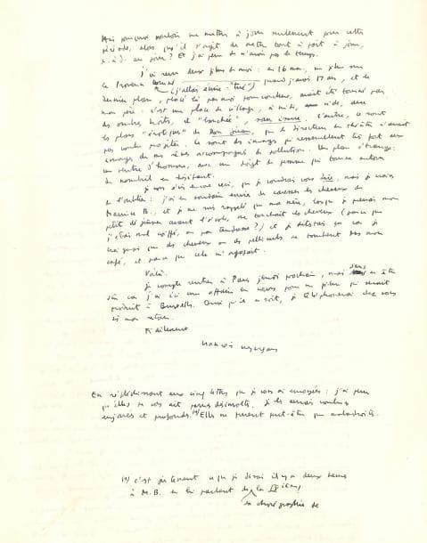 François WEYERGANS (né 1941). L.A.S, Bruxelles 5 octobre 1964, à Lacan ; 2 pages in-4 remplies d’une petit écriture.
Intéressante et longue lettre intime du jeune cinéaste de 23 ans et futur auteur, à Jacques Lacan, avec lequel il débutait une longue analyse (qu’il racontera plus tard dans son roman Le Pitre).
Il commente une phrase de Borges. Il est à Bruxelles dans la maison familiale, assailli de souvenirs d’enfance… Il a revu Maurice Béjart, qui compte beaucoup pour lui... Il relate un rêve érotique provoqué par la robe d’une gitane qui dansait... Il redoute leur prochaine séance, car il aimerait pouvoir « dire » absolument tout ce qu’il a vécu pendant les vacances, ses rêves, etc. Il a revu deux de ses films de jeunesse, dont il fait une brève analyse… Etc.