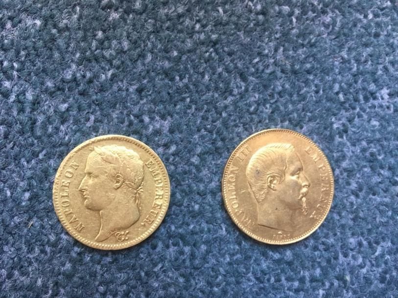 Lot de 2 pièces en or, France
50 Francs Type Napoléon III, tête nue - 1857 A
40 Francs Type Napoléon, tête laurée, Empire français - 1812 A

Frais acheteur : 8% HT