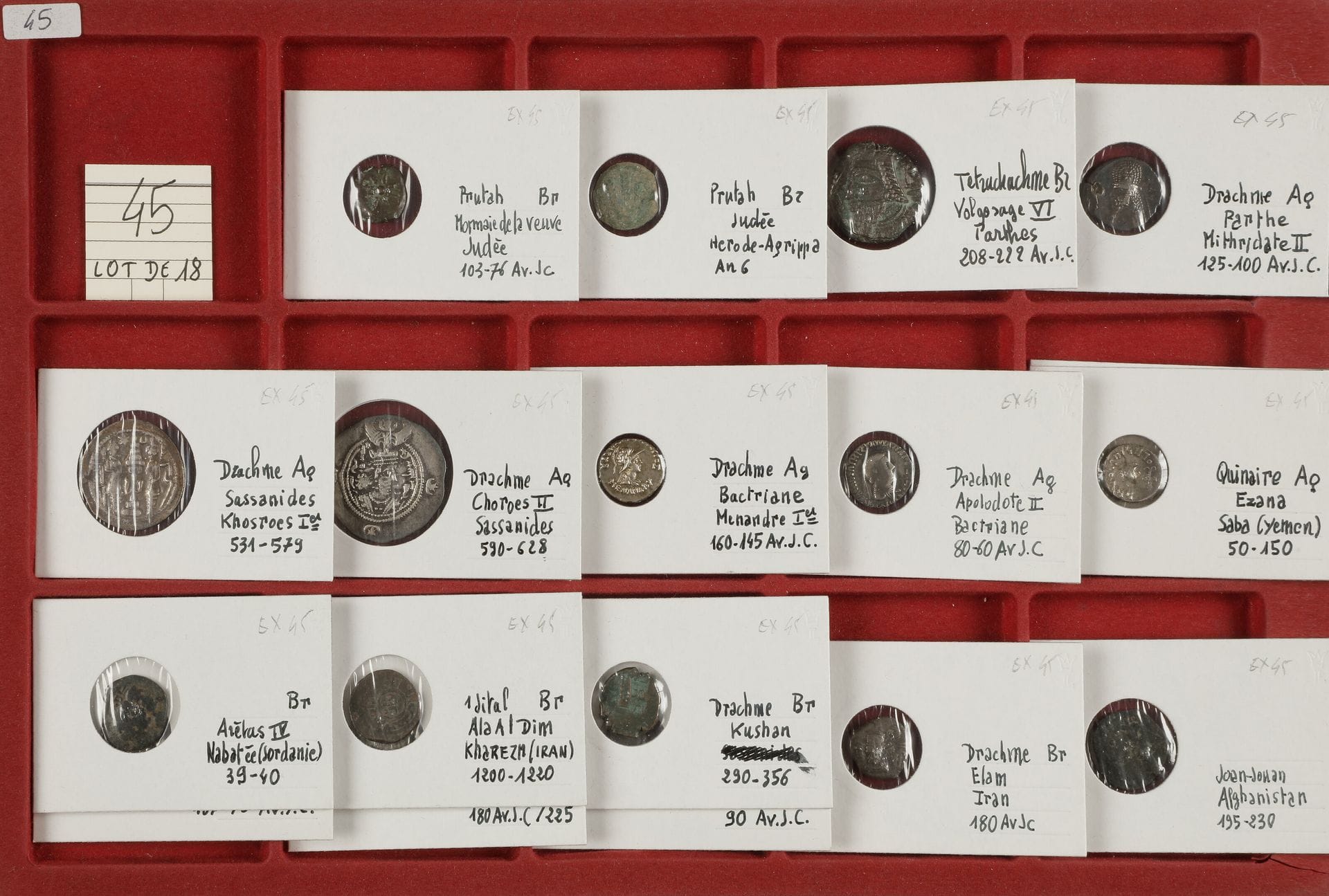 LOT de 18 monnaies : JUDEE (2 en bronze), PARTHES (1 tétradrachme et 1 drachme en argent), 
SASSANIDES (2 drachmes en argent), BACTRIANE (2 drachmes en argent), 
10 monnaies variées (2 argent et 8 en bronze).
B et TB