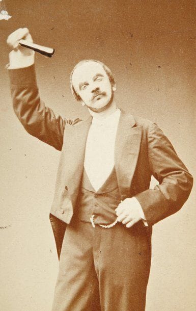 Théâtre, c. 1860-1880. Album contenant 76 cartes de visite (épreuves sur papier albuminé, montées sur carton. 9 x 5,5 cm) par divers photographes (Pierre Petit, Carjat, Disdéri, Reutlinger, A. C. Baudelaire, Pesme, A. Beau, Robe, Delié, Numa fils, Mook, Liébert...).