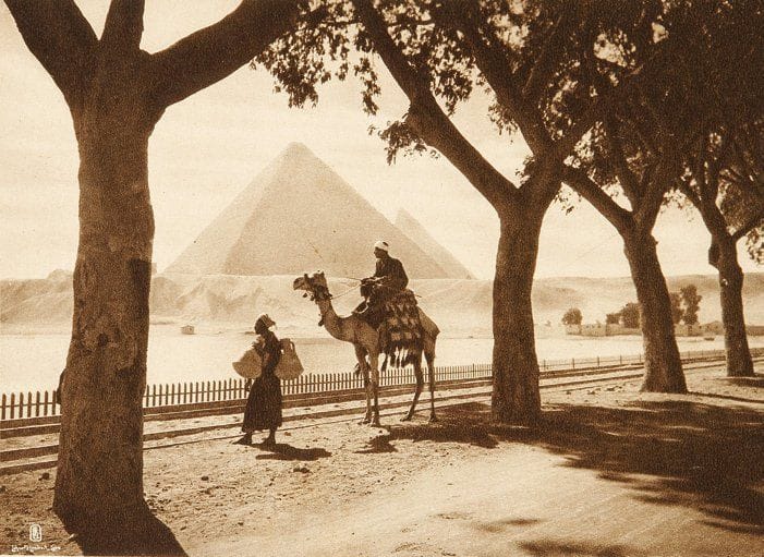 Rudolf Franz Lehnert (1878-1948) & Ernest Heinrich Landrock (1878-1966)
Cairo (Le Caire), c. 1910. Album oblong contenant 24 héliogravures. 21 x 27 cm.
