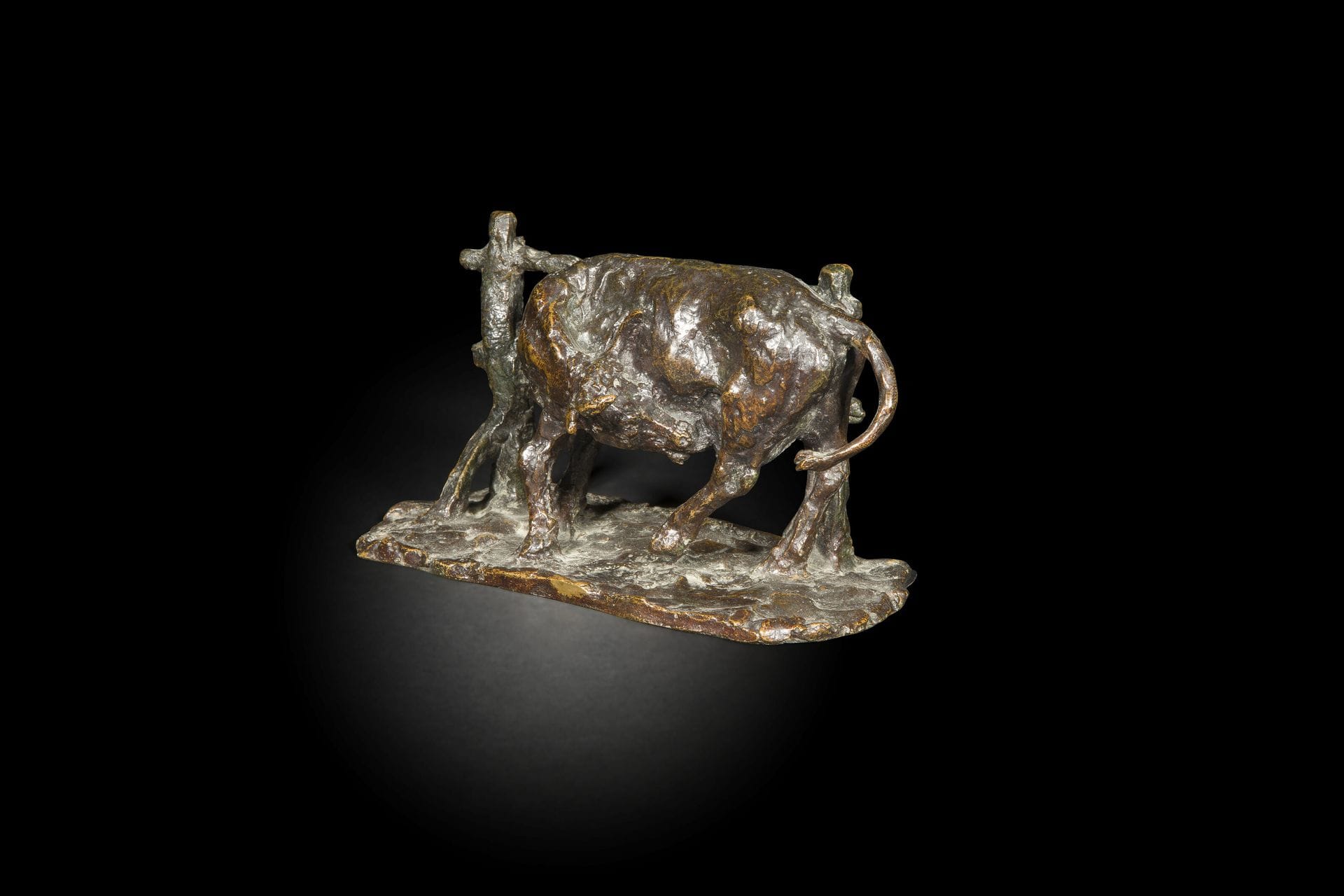 Gaston Broquet (1880-1947)
Vache à la barrière
Bronze à patine brune 
Signé « Gaston Broquet » et porte le cachet « cire perdue - blanc Barbedienne à Paris »
Dimensions : H : 10 cm et terrasse 16 x 8 cm