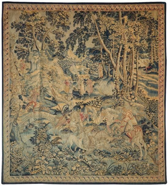 Tapisserie des Flandres représentant une chasse au cerf dans un paysage forestier ; bordure à entrelacs (d’époque postérieure).
XIXe siècle (fragment ; restaurations).
H : 225 cm, L : 209 cm