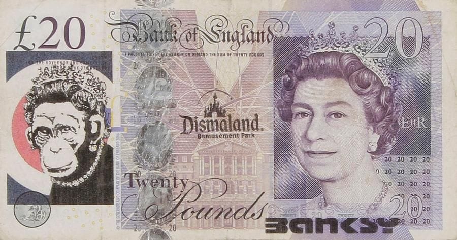 BANKSY
Souvenir de Dismaland. Pochoir original sur un vrai billet de 20£ avec la mention « Banksy » et le tampon de Dismaland. Provenance : collection UK acquis sur place à Weston-Super-Mare pendant la période août/septembre 2015. 15 x 8 cm environ.
