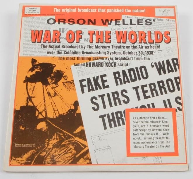 ORSON WELLES 
« War Of The Worlds » Longines Symphonette Society, U.S.A. 1968. Impression sur pochette disque. Offset print on vinyl sleeve. 31 x 31 cm - 12 x 12 inches