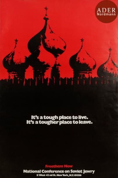 [AFFICHE EN FAVEUR DES JUIFS D’URSS]
It’s a tough place to live. It’s a tougher place to leave.
Éditée par le National conference of Soviet Jewry, s.l.n.d.
Très bel état.
92 x 61 cm
Affiche montrant la place rouge entourée par une barrière.

Mots clés : judaica, jewish, hebreu, hebrew, rabbin, synagogue, juif, juive, israélite, hebraica, judaism, torah, juden, sionism