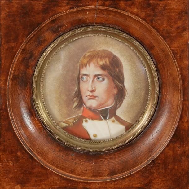 Portrait de Napoléon Bonaparte
Miniature sur ivoire, XXe siècle
diam. à vue 9,2 cm, cadre rect. en bois vernis 17 x 16,8 cm