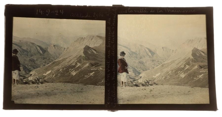 Photographe non identifié 

Autochromes de montagne, c. 1915. 

Les gorges de Daluis. Vallée de la Maurienne. Moustiers-Sainte-Marie. Gorges du Fier. Sommet du grand Galibier. Gorges de la Diosaz. Gorges du var. Col de la Cayolle. 

10 autochromes stéréoscopiques. Légendes et dates manuscrites sur les montages. 

8,5 x 17 cm 