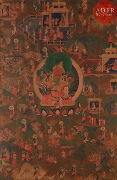 TIBET - XVIIIe siècle
Tangka, détrempe sur toile. Padmasambhava sous la forme de Pema Gyalpo assis sur le lotus tenant dans sa main droite le damaru, et l’adarsha de la main gauche, entouré de scènes de son existence. (Légères usures).
Dim. : 85 x 59 cm. Encadré sous verre. 