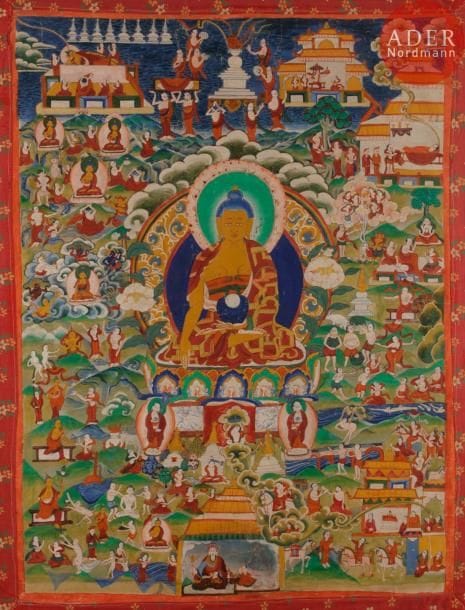 TIBET - XIXe siècle
Tangka, détrempe sur toile. Sakyamuni assis en padmasana au centre sur le lotus, les mains en varada mudra, tenant le bol à aumônes, entouré de scènes illustrant la vie de bouddha. (Usure, petites pliures).
Dim. : 80 x 60 cm. Encadré sous verre. 
