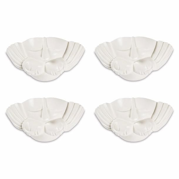 SUITE DE QUATRE APPLIQUES
En plâtre peint blanc. H. 15 cm – L. 39 cm