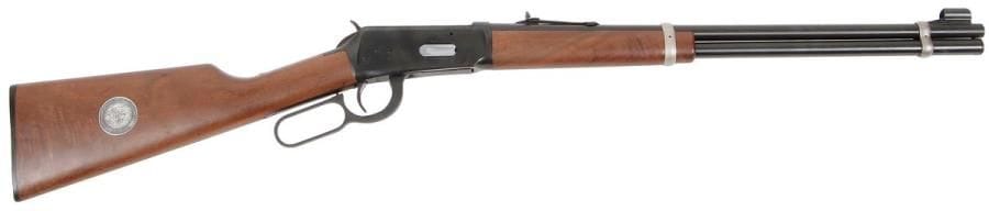 Carabine Winchester modèle 94 « 125th Anniversary of The Pony Express », calibre 30-30 Win. 
Canon de 49 cm (20’’). Finition bronzée. Crosse en noyer avec médaille argentée. 
Longueur totale : 96 cm 
Catégorie C à déclarer. 
N°4863474