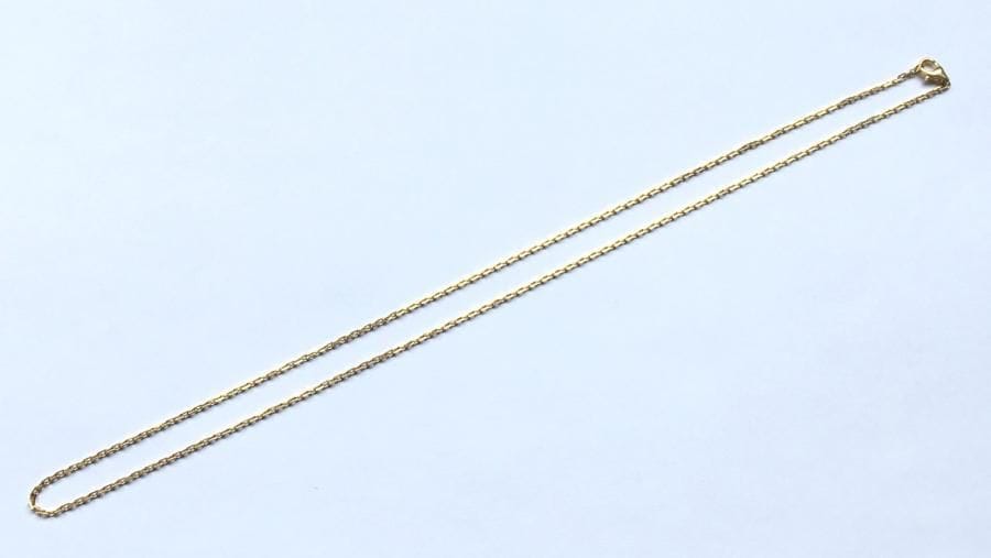CARTIER. Chaîne en or 18K (750 ‰). Signée et numérotée. Longueur : 48 cm environ. 
Poids : 5,4 g