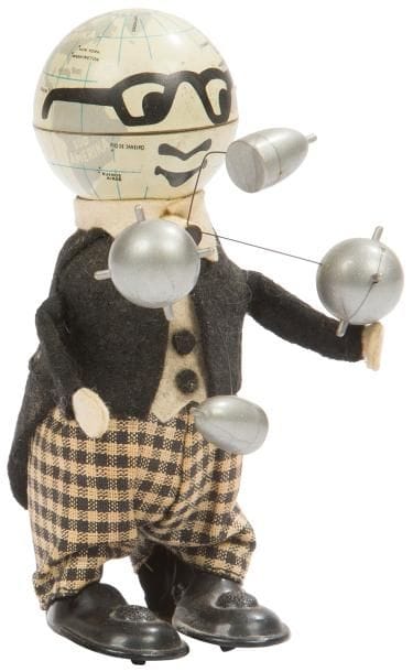 Jouet SCHUCO (Allemagne)
Mister Atom.
Jouet des années 58 / 62 en bel état d’usage avec habillage feutrine mécanisme à clé fonctionnant, le personnage en tôle danse avec ses satellites en plastique. Sans clé. 
Hauteur : 11,5 cm
Référence : 967 du catalogue de la marque de jouet Schuco