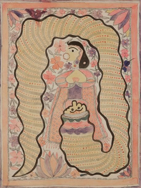 Voir l’entête lot 255

5 peintures :
- Krishna, joueur de flûte et trois gopis, portant des cruches juchées sur leur tête ou à la main. Décor végétal. Au revers, mention en alphabet latin, semi illisible, probablement lieu d’acquisition « Shilp Anusandhan Sansthan Digha », aussi appelé Handicrafts Institute of Design à Patna. Style kachni.
- Kohbar ghar aux motifs stylisés. Représentation de Sita et Rama dans la feuille centrale de lotus. Style kachni.
- La déesse des serpents Manasa face à un lotus. Décor végétal coloré. Pigments de holi. Style bharni. Au dos, en devanagari, probablement le nom de l’époux de l’artiste : « Ugra Nath Jha ».
- Episode du Ramayana de Valmiki : Rama et Lakshmana, auréolés, assaillant de flèches la démone Tataka (appelée Tadaka au Mithila), présentée avec de longs cheveux dénoués et ondulés, dressés sur la tête, se combinant à une longue langue sortant d’une bouche ressemblant à celle d’un singe : ces caractéristiques sont destinées à représenter la forme terrible et hideuse de la démone Yakshi. Style kachni. Au dos, en devanagari : « Tarika Badhya (l’attaque de Tarika). Girja Devi. c/o Krishna Nanda Das. Rasidpur. Bihar ». Il pourrait s’agir, en raison du village, de la similarité stylistique (style kachni) avec la célèbre artiste maithilie, Ganga Devi, d’une œuvre réalisée dans l’entourage de la peintre. L’intermédiaire pourrait être le peintre tantrique reconnu Krishnanand Jha.
- Déesse des serpents, Manasa, entourée de motifs végétaux colorés et d’une large fleur de lotus. Style bharni. Au dos, en écriture devanagari, mention concernant l’artiste, son époux et le village : « [Artiste :] Shrimati Bhavanti Devi. [Epoux :] Nagendra Jha. [Village :] Jitwarpur ».

A collection of five watercolours from the Madhubani Mithila, Bihar, north India, circa 1970