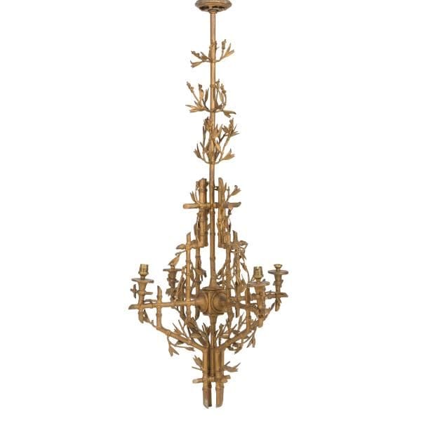 JAPONISME 1880 / 1900

Bambou
Importante suspension à quatre lumières en bronze doré.
Le fût et les bras de lumière simulant des tiges et des feuillages de graminacées.
État d’usage.
Hauteur : 118 cm