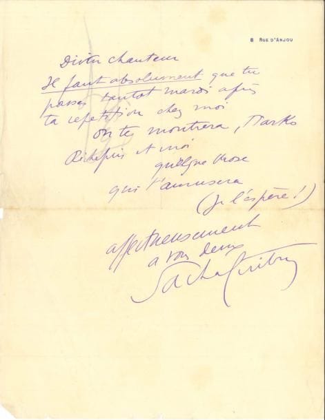Sacha GUITRY 2 LAS, [1909 ?], à un ami chanteur ; 2 pages in-4 à son adresse 8 rue d’Anjou (bord effrangé à un lettre), encre violette
   Amusantes lettres probablement relatives à Tell père, Tell fils, opéra bouffe en un acte, livret de Sacha Guitry et musique de Tiarko Richepin (Théâtre Mévisto, 17 avril 1909 ; Mario Varelly chantait le fils, et Olin le père) « Divin chanteur Il faut absolument que tu passes tantôt mardi après ta répétition chez moi On te montrera, Tiarko Richepin et moi, quelque chose qui t’amusera »… Il annonce à « Farandole de notre cœur » que Tiarko et lui ont lu le 1er et 2e acte hier soir à Franck et sa femme : « ils ont rigolé beaucoup, il m’attend à 5 heures au Gymnase Si tu as avec lui un bout de conversation ayant pour thème “l’originalité lucrative”, nous risquons fort d’être mis en répétitions demain Moi, je veux arriver à 5 heures pour apprendre la bonne nouvelle ! »…
